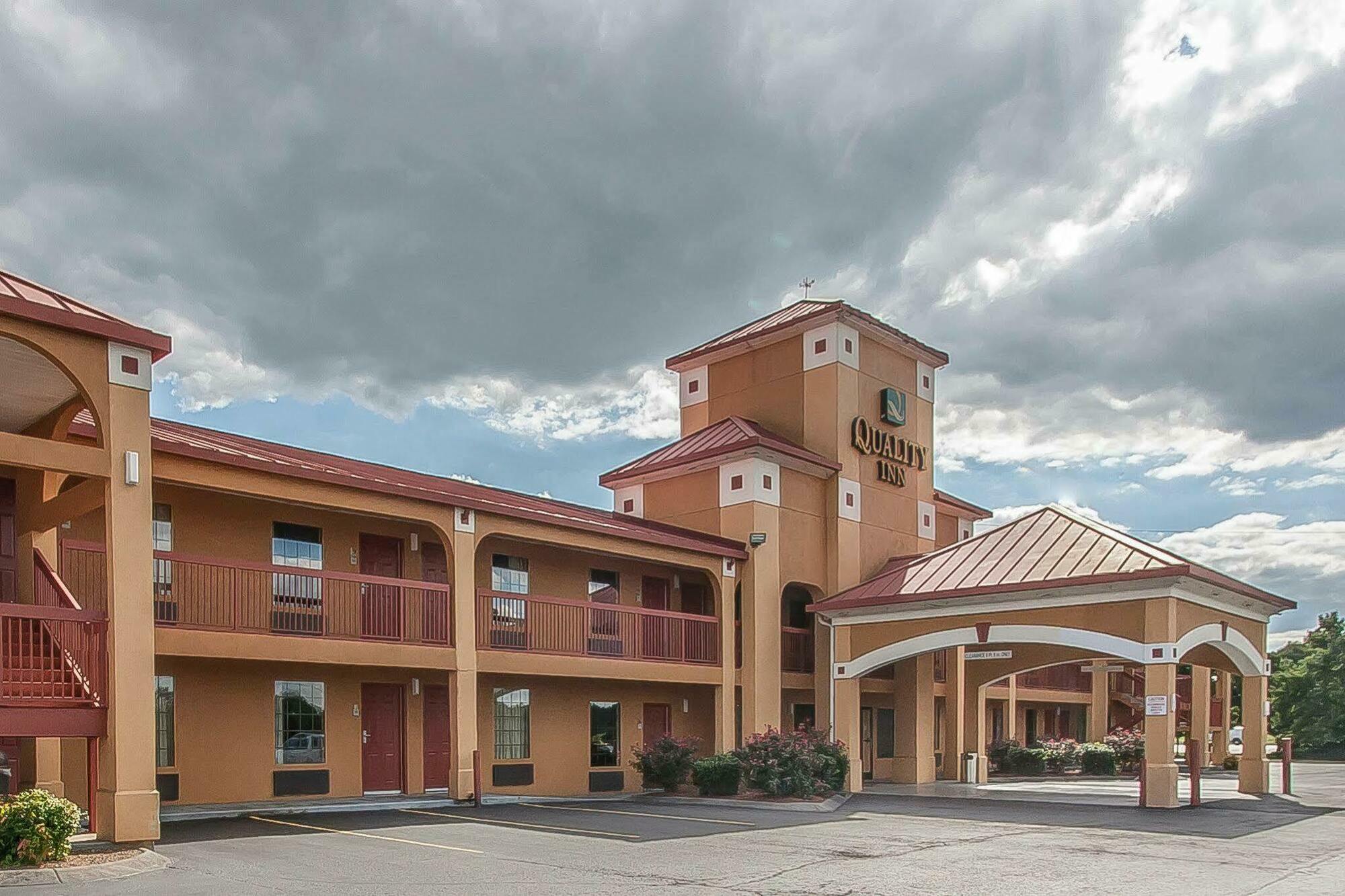 Quality Inn - White House Exterior photo